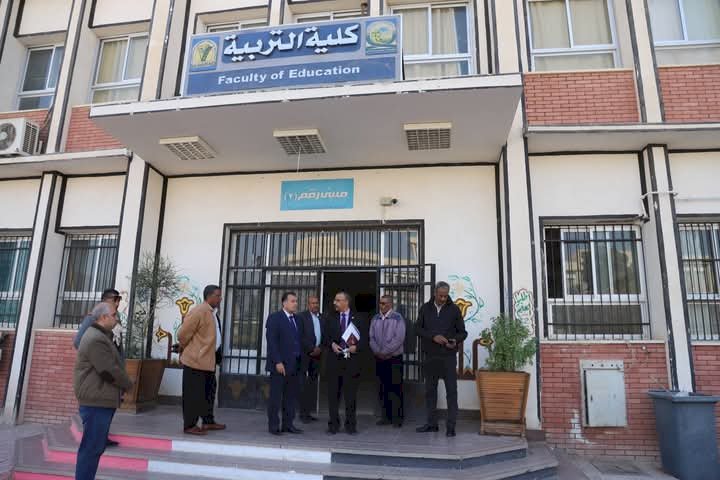 رئيس جامعة جنوب الوادي يناقش امكانيات انشاء كلية الطفولة المبكرة