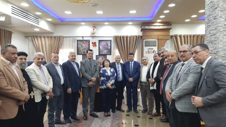 قيادات تعليم سوهاج يقدمون التهنئة للإخوة الاقباط بمناسبة عيد الميلاد المجيد