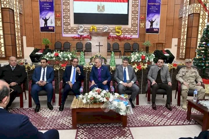 محافظ قنا يهنئ الأقباط بعيد الميلاد المجيد خلال زيارات لدير الأنبا بضابا والكنيسة الإنجيلية بنجع حمادي 