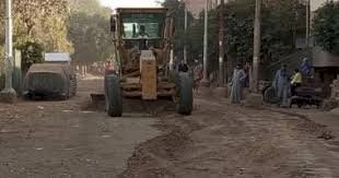 محافظ المنيا يتابع مشروعات رصف الطرق  ضمن الخطة الاستثمارية لعام 2024