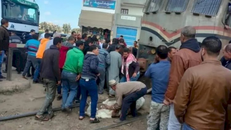مصرع طالبين أسفل عجلات القطار في المنيا