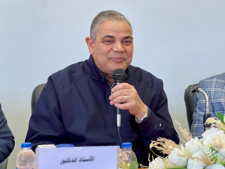 رئيس جامعة كفر الشيخ يحتفل باليوم العالمي للطبيب البيطري