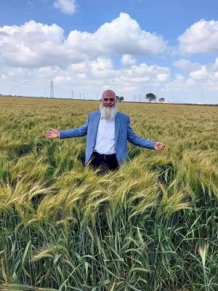 أستاذ القمح  تُوفي في حادث أثناء تأدية عمله بالواحات البحرية