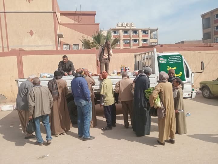 فتح منافذ جديدة لتوفير كافة السلع الغذائية للمواطنين بقنا