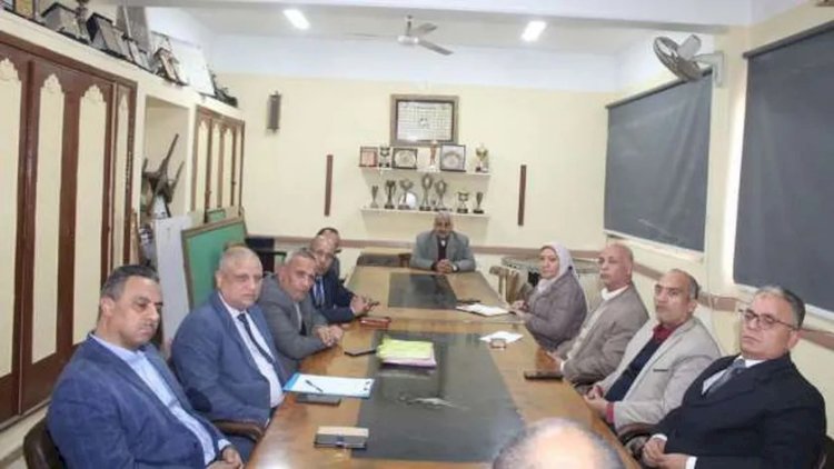 «تعليم المنيا» يناقش ضوابط العملية الامتحانية للشهادة الاعدادية