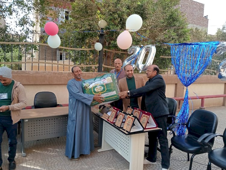 طب الأسرة بالزريقات قبلي تحتفل بالحصول على الجودة وتكرم المحالين للمعاش