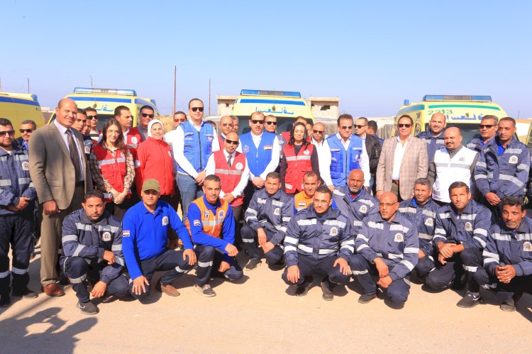 نائب رئيس مجلس الوزراء ووزيرة التضامن يتفقدان اصطفاف سيارات الإسعاف بسيناء