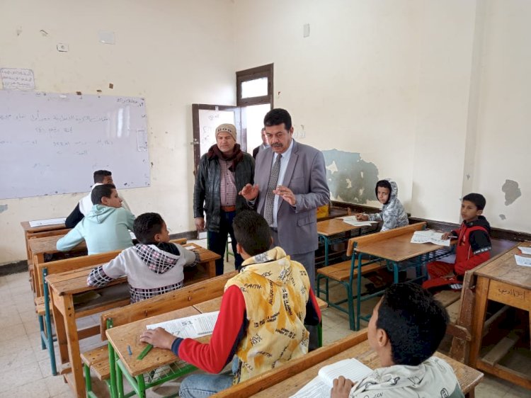 إنطلاق امتحانات الفصل الدراسى الأول للشهادة الإعدادية بسوهاج.