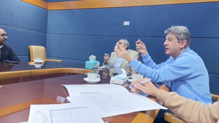 الغرفة التجارية بدمياط تناقش تحديات قطاع التخليص الجمركي مع هيئة ميناء دمياط