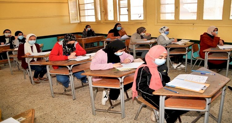 تعليم المنيا: إحالة شكاوى أولياء الأمور من مادة اللغة العربية بالإعدادية للتحقيق