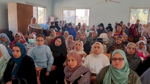 تضامن المنيا تناقش خطورة المشكلة السكانية والزواج المبكر