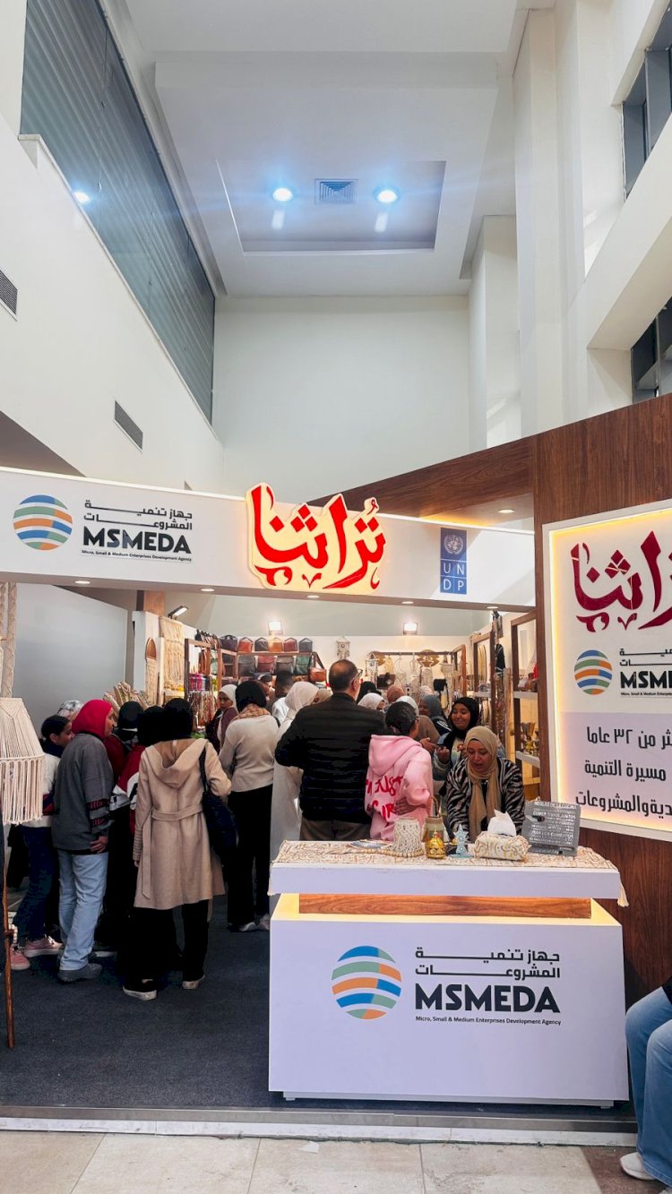 اقبال كبير على معرض تراثنا في معرض الكتاب