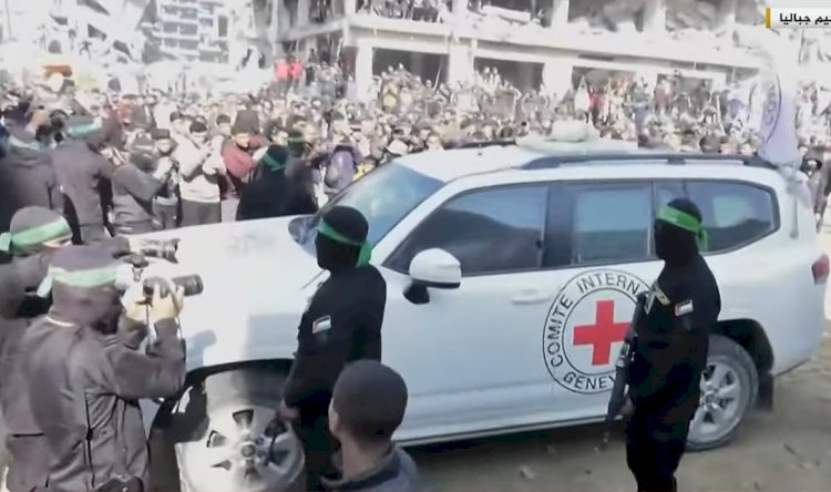 بدء تسليم المجندة الإسرائيلية من الأسرى الإسرائيليين في غزة وسط جباليا