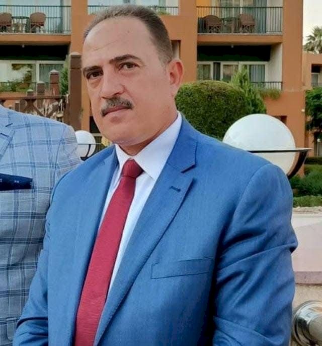 اللواء مصطفى كامل يرسم البسمة على وجه أسرة احترق منزلها في بني سويف