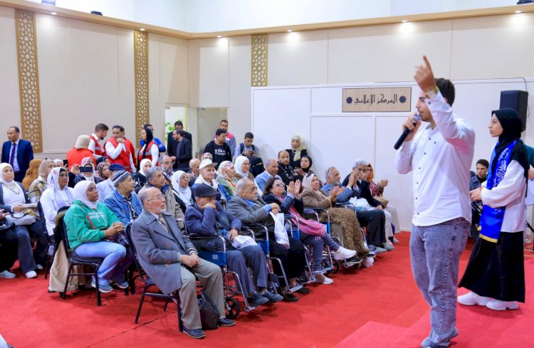 التضامن تنظم زيارة لكبار السن للمشاركة فى معرض الكتاب