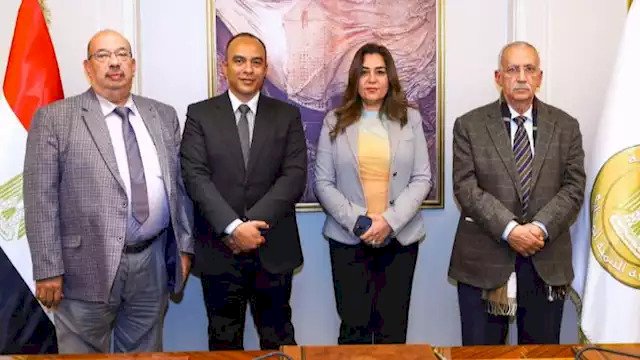 إنهاء عقد بالتراضي بين محافظة المنيا وشركة "إيكو" لاستغلال 2500 فدان