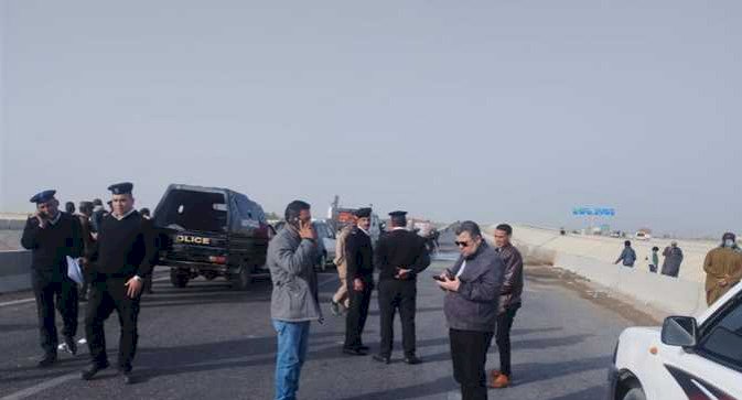 إصابة 5 أشخاص في حادث انقلاب سيارة بطريق رأس غارب بالمنيا