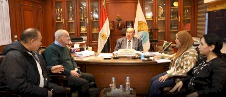 رئيس مياه المنيا يجتمع بمسئولي خدمات تحسين مياه الشرب والصرف الصحي