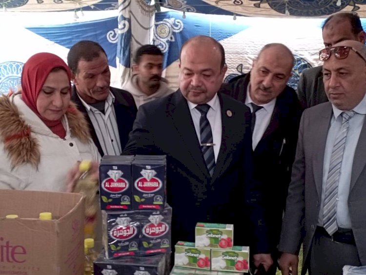 اللواء عبدالله عاشور  يفتتح سوق اليوم الواحد بكفر البطيخ