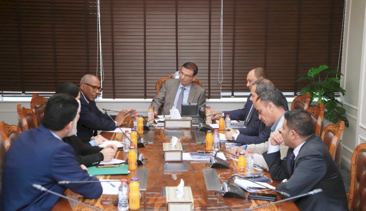 فاروق يستقبل البعثة الإشرافية للايفاد لاستعراض جهود مشروعات سيل