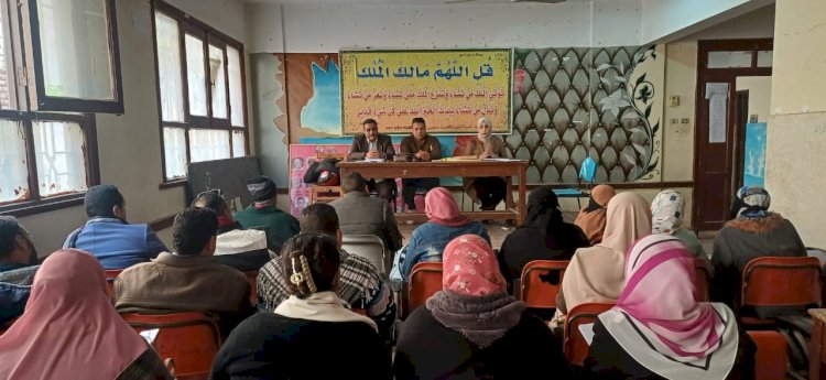 اجتماع منسقي الموهوبين والتعلم الذكي بمدارس أبوتشت بقنا