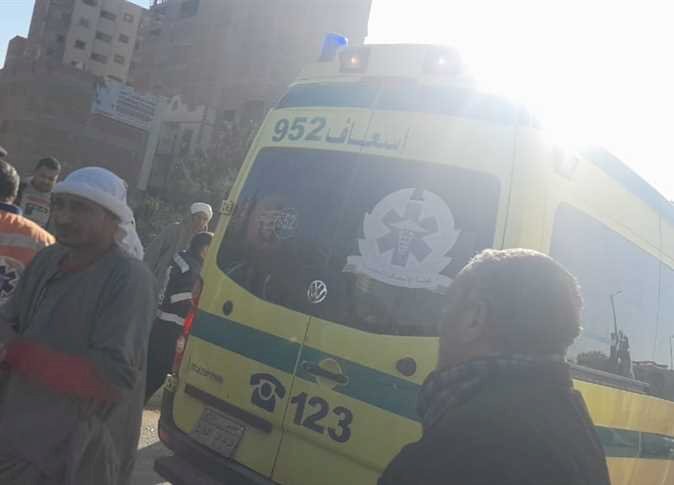 مصرع وإصابة 10 أشخاص في 3 حوادث طرق بالمنيا