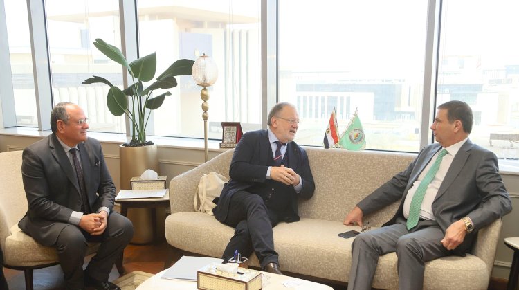 وزير الزراعة يبحث الاستفادة من البحث العلمي  مع المدير العام لمنظمة CIHEAM
