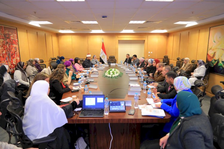 اللجنة المركزية لاختيار الأمهات المثاليات لعام  2025  تنتهي من أعمالها