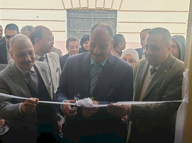 مدير تعليم المنيا يفتتح معرض الوسائل التعليمية بمدرسة أبو شناف