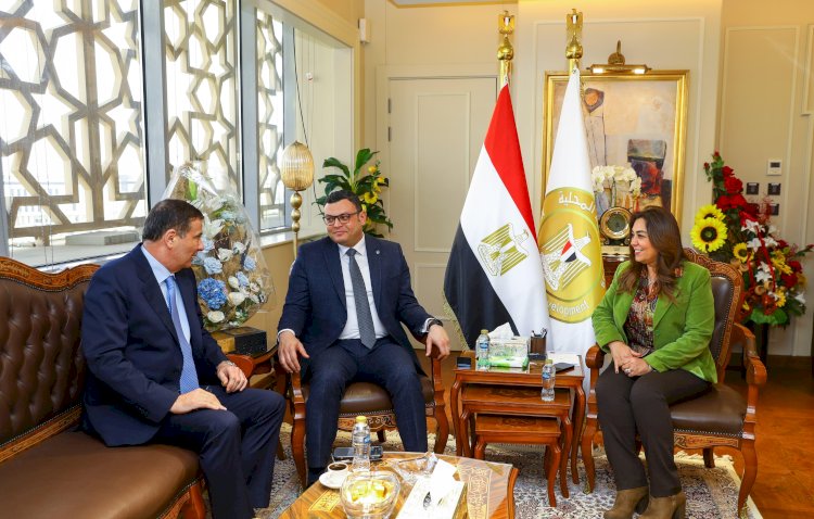 ٣ وزراء يتابعون مع المحافظين جهود التصدي للتعديات على الأراضي الزراعية