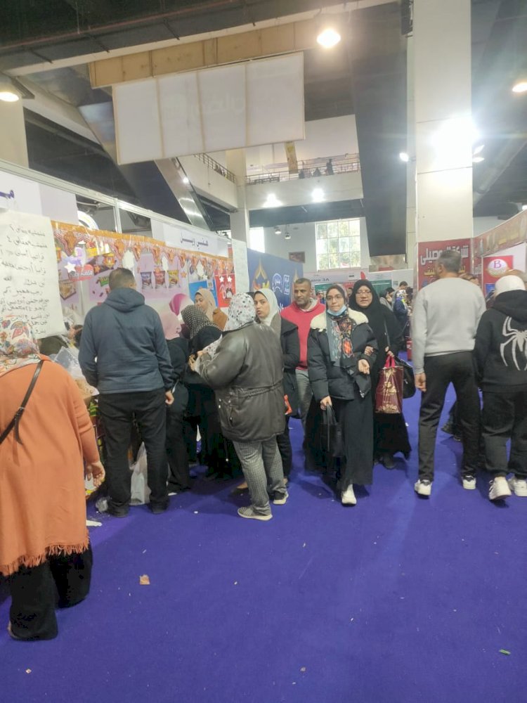 إقبالاً كثيفًا من المواطنين  لمعرض اهلا رمضان بمدينة نصر