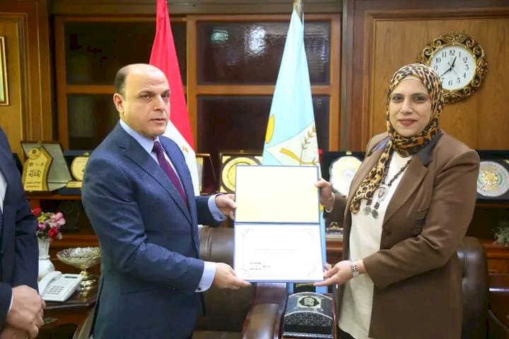 محافظ كفرالشيخ يكرم فريق عمل الإدارة العامة للتخطيط والتنمية العمرانية