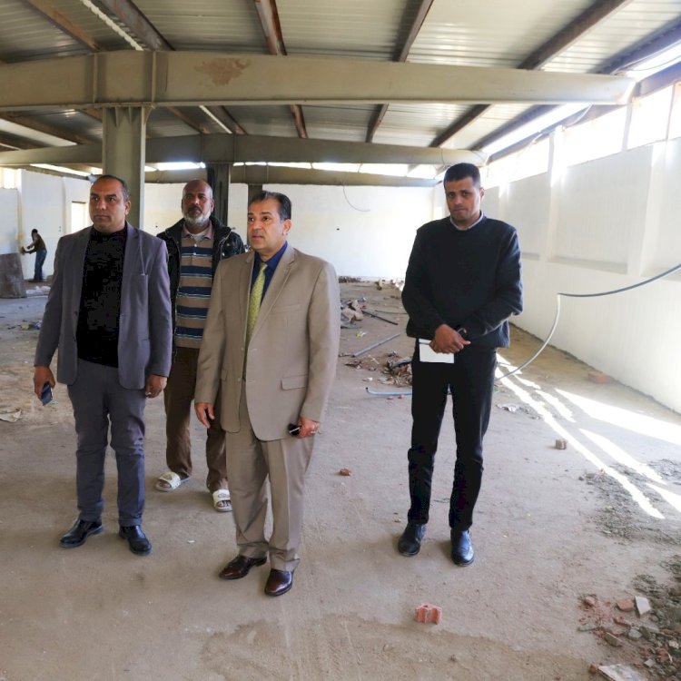 رئيس جامعة جنوب الوادي يتابع العمل بمجمع الطلاب بالجامعة