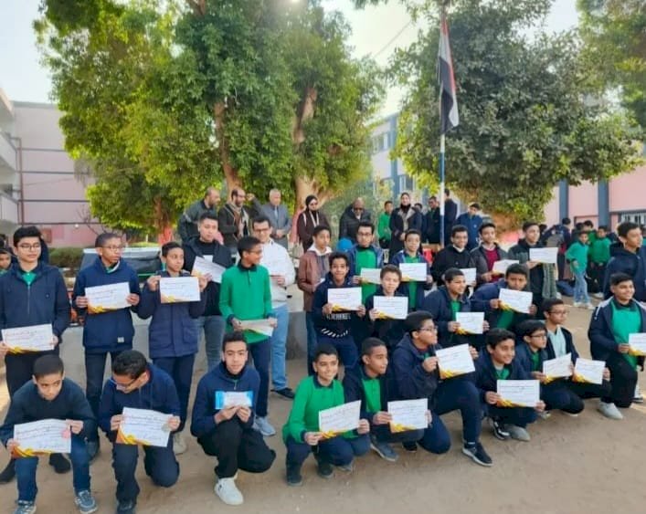 تكريم أوائل طلاب مدرسة الشهيد محمد جمال نصاري بقنا