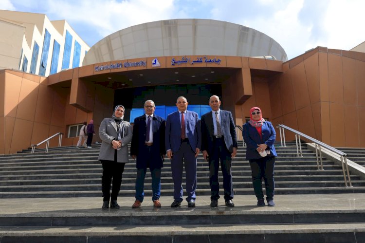 رئيس جامعة كفر الشيخ يفتتح الورشة الرمضانية (ملامح رمضانية)