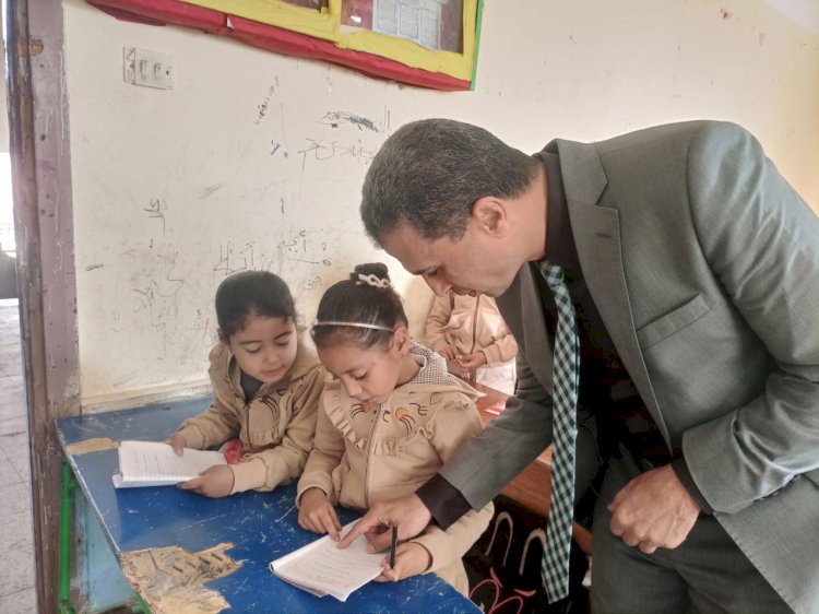 وكيل تعليم كفر الشيخ يتفقد المدارس  ويستمع لاقتراحاتهم حول العملية التعليمية