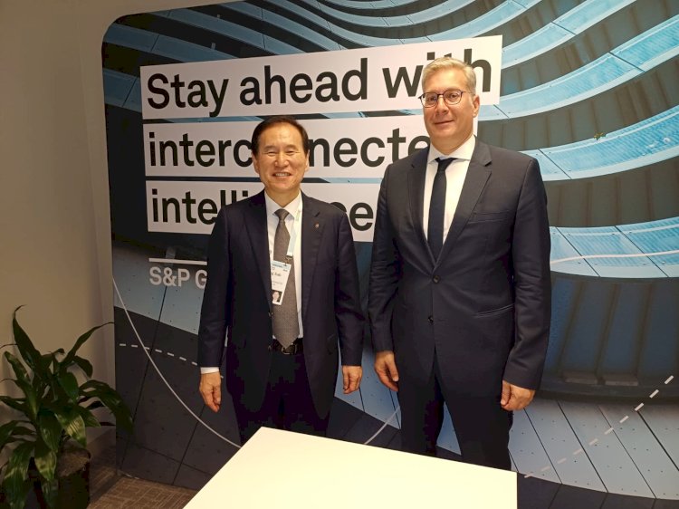 وزير البترول يعقد جلسة مباحثات رئيس مؤسسة النفط الوطنية الكورية (KNOC)