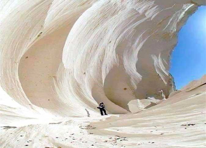 الجبل البحري بقلم صفوت مصطفى - الوادي الجديد