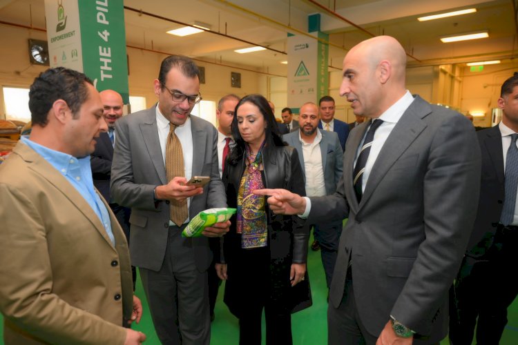 وزيرا التضامن والتعليم يزوران مقر بنك الطعام المصري