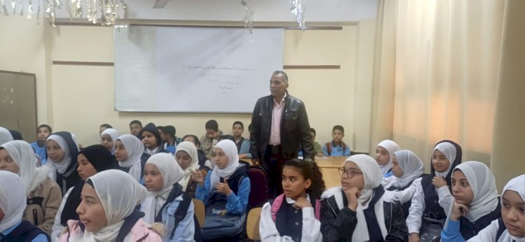 ندوة توعوية عن مخاطر الادمان  بمدرسة ابوتشت الإعدادية المشتركة