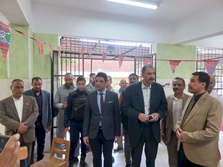 بالصور : محافظ سوهاج ونـائبـه يتقفدان الإدارة التعليميـة ومدارس دار السلام