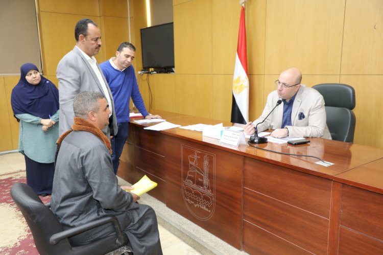 محافظ بني سويف يوجه بحلول لمطالب المواطنين وتوفيرالحماية الاجتماعية