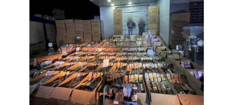 ضبط 9 مليون قطعة العاب نارية  بحوزة  شخصين   يديران ورش تصنيع بالفيوم