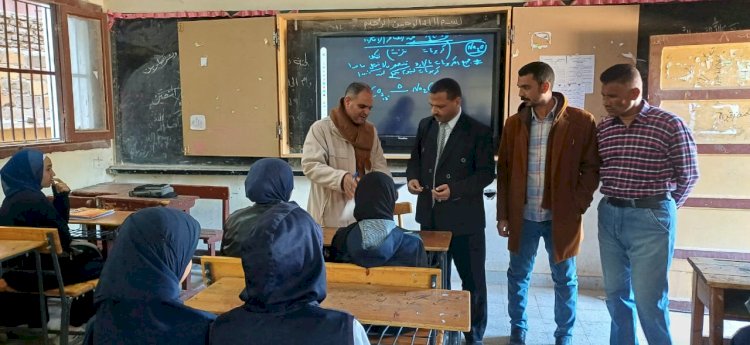مدير عام التعليم بأبوتشت يتابع سير الدراسة بالثانوية بنات