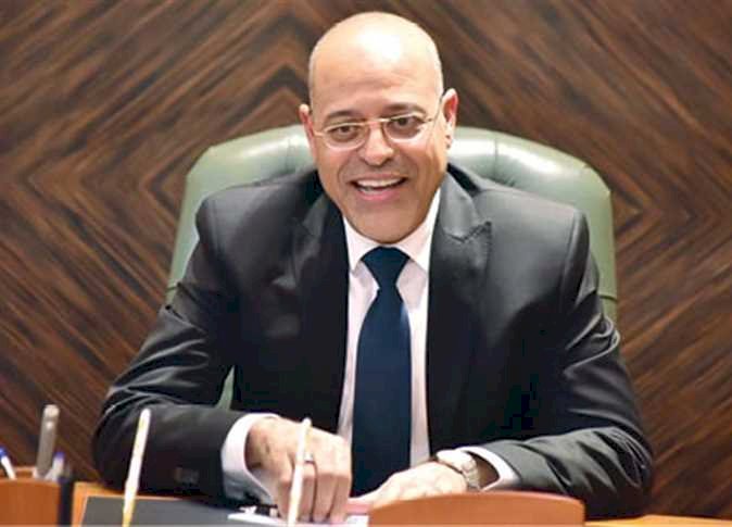 وزير العمل يوفر فرصة عمل لمواطن كفيف بالمنيا