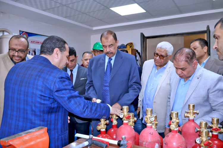 سراج يتفقد محطة مياه سوهاج غرب