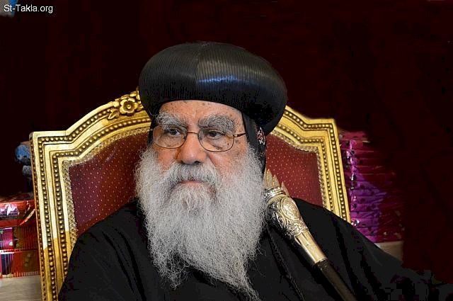 وزير الأوقاف ينعى الأنبا باخوميوس