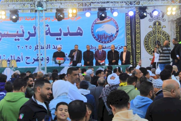 قيادي بمستقبل وطن بالإسكندرية يهدي المصلين عمرة مجانية وأجهزة كهربائية