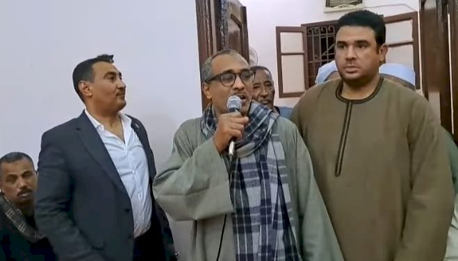 أهالي دشنا يقدمون اعتذارًا لرئيس المدينة بعد تعرضه لاعتداء أثناء تأدية عمله