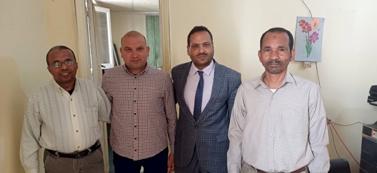 مدير تعليم أبو تشت  يهنئ العاملين  بديوان الإدارة بعيد الفطر المبارك